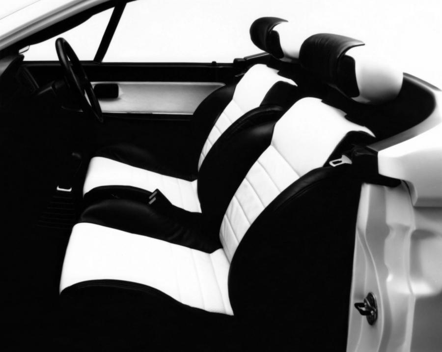 Интерьер Daihatsu FX-228 Concept 1991 года  (фото 1 из 4)